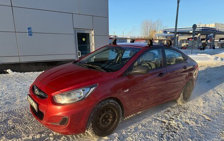 Hyundai Solaris II рестайлинг, 2013 год, 800 000 рублей, 3 фотография