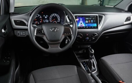 Hyundai Solaris II рестайлинг, 2019 год, 1 819 000 рублей, 6 фотография