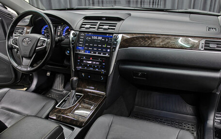 Toyota Camry, 2017 год, 2 498 000 рублей, 10 фотография
