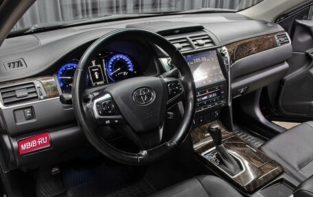 Toyota Camry, 2017 год, 2 498 000 рублей, 15 фотография