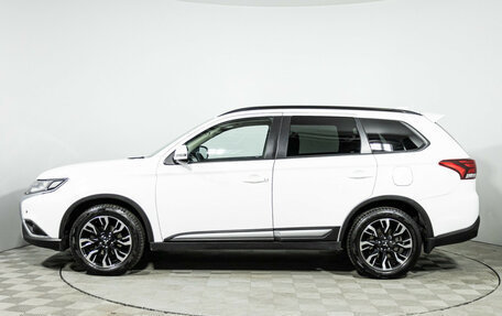 Mitsubishi Outlander III рестайлинг 3, 2022 год, 2 655 000 рублей, 8 фотография