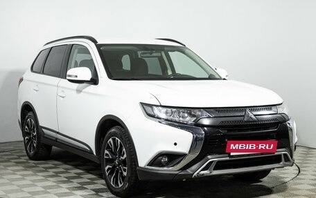 Mitsubishi Outlander III рестайлинг 3, 2022 год, 2 655 000 рублей, 3 фотография
