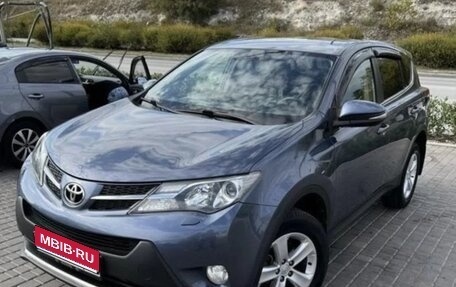 Toyota RAV4, 2013 год, 1 850 000 рублей, 1 фотография