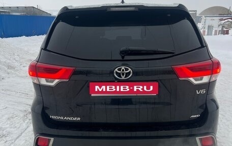 Toyota Highlander III, 2019 год, 3 500 000 рублей, 3 фотография