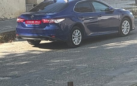 Toyota Camry, 2021 год, 3 200 000 рублей, 5 фотография