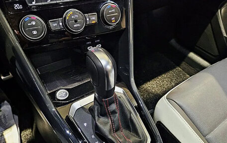 Volkswagen T-Roc I, 2021 год, 1 950 000 рублей, 13 фотография