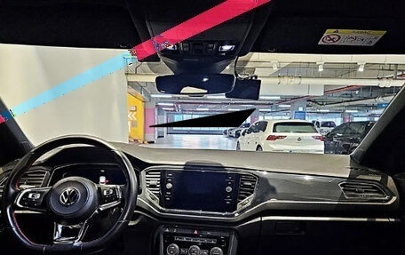Volkswagen T-Roc I, 2021 год, 1 950 000 рублей, 7 фотография