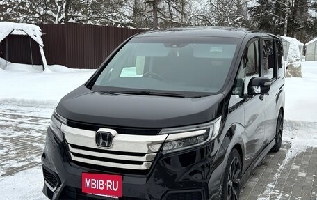 Honda Stepwgn IV, 2020 год, 2 700 000 рублей, 2 фотография