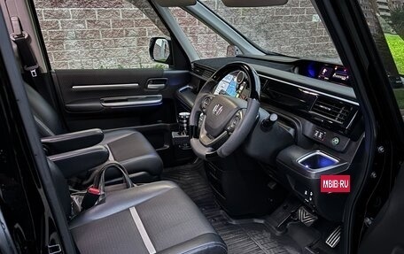 Honda Stepwgn IV, 2020 год, 2 700 000 рублей, 13 фотография