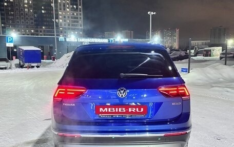 Volkswagen Tiguan II, 2018 год, 2 350 000 рублей, 3 фотография