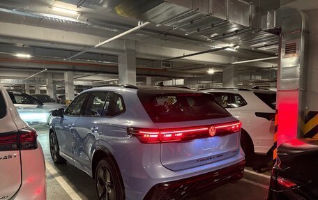 Volkswagen Tiguan, 2025 год, 4 782 000 рублей, 28 фотография