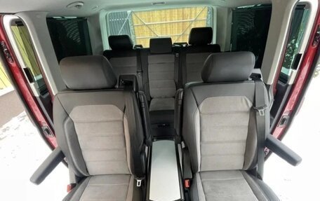 Volkswagen Multivan T6 рестайлинг, 2019 год, 6 500 000 рублей, 7 фотография