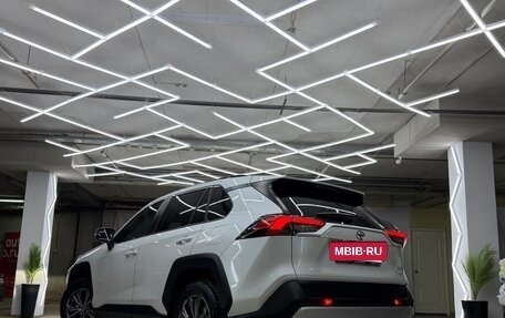 Toyota RAV4, 2023 год, 3 800 000 рублей, 2 фотография