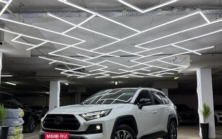 Toyota RAV4, 2023 год, 3 800 000 рублей, 3 фотография
