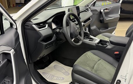 Toyota RAV4, 2023 год, 3 800 000 рублей, 17 фотография