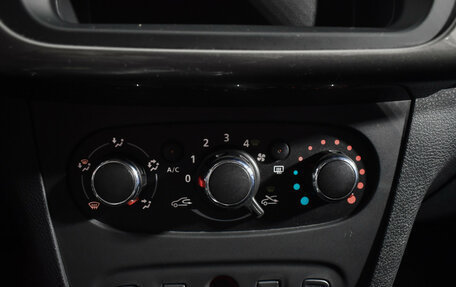 Renault Sandero II рестайлинг, 2016 год, 978 900 рублей, 15 фотография