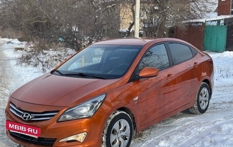 Hyundai Solaris II рестайлинг, 2015 год, 850 000 рублей, 3 фотография