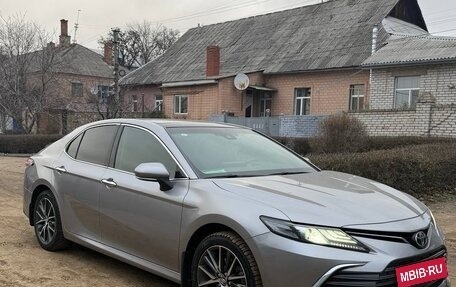 Toyota Camry, 2022 год, 3 530 000 рублей, 5 фотография