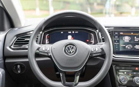 Volkswagen T-Roc I, 2022 год, 1 400 060 рублей, 14 фотография