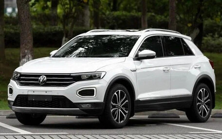 Volkswagen T-Roc I, 2022 год, 1 400 060 рублей, 3 фотография