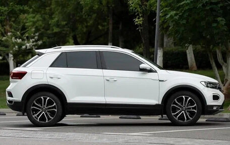 Volkswagen T-Roc I, 2022 год, 1 400 060 рублей, 4 фотография