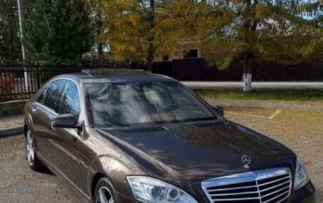 Mercedes-Benz S-Класс, 2011 год, 1 650 000 рублей, 2 фотография