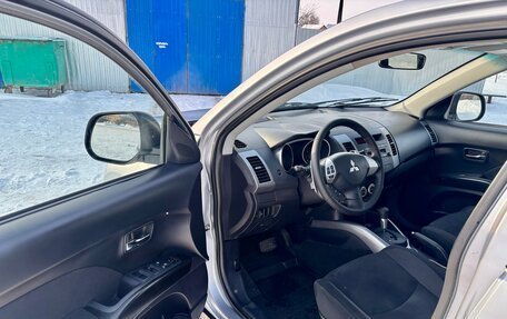 Mitsubishi Outlander III рестайлинг 3, 2008 год, 930 000 рублей, 9 фотография