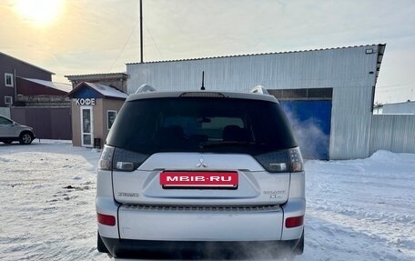 Mitsubishi Outlander III рестайлинг 3, 2008 год, 930 000 рублей, 4 фотография