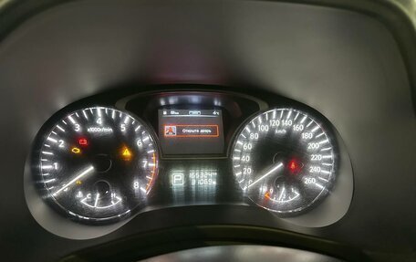 Nissan Pathfinder, 2015 год, 1 290 000 рублей, 19 фотография