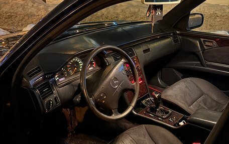 Mercedes-Benz E-Класс, 1997 год, 230 000 рублей, 3 фотография