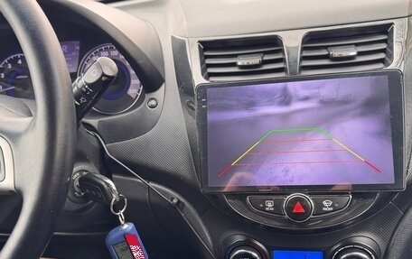 Hyundai Solaris II рестайлинг, 2013 год, 799 000 рублей, 10 фотография