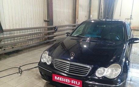 Mercedes-Benz C-Класс, 2007 год, 1 000 000 рублей, 4 фотография