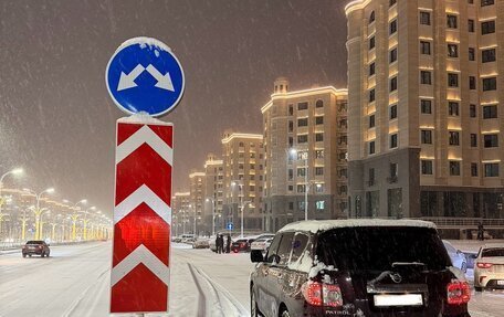 Nissan Patrol, 2011 год, 1 550 000 рублей, 8 фотография