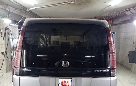 Honda Stepwgn II рестайлинг, 2004 год, 830 000 рублей, 2 фотография