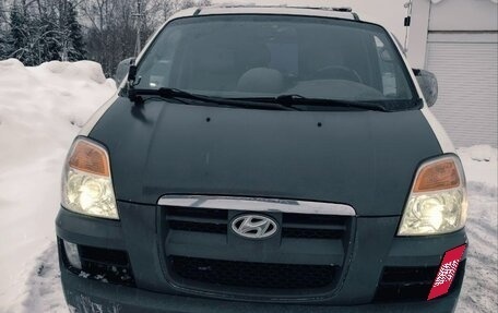 Hyundai Starex I рестайлинг, 2004 год, 800 000 рублей, 2 фотография