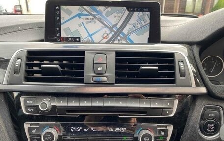 BMW 3 серия, 2018 год, 1 320 000 рублей, 13 фотография