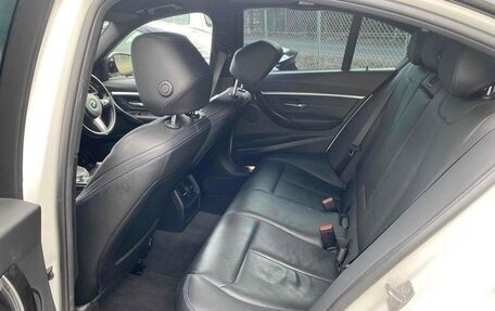 BMW 3 серия, 2018 год, 1 320 000 рублей, 19 фотография