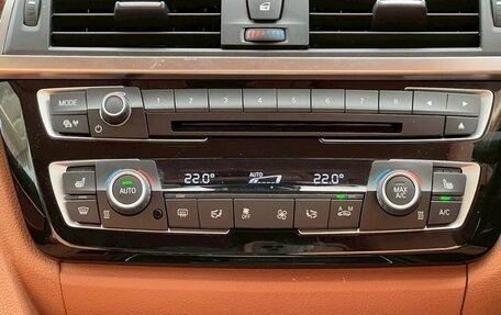 BMW 3 серия, 2018 год, 1 420 000 рублей, 19 фотография