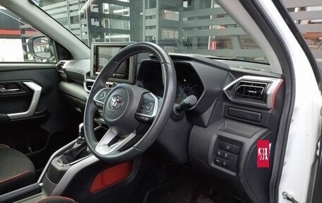 Toyota Raize I, 2021 год, 1 160 000 рублей, 10 фотография