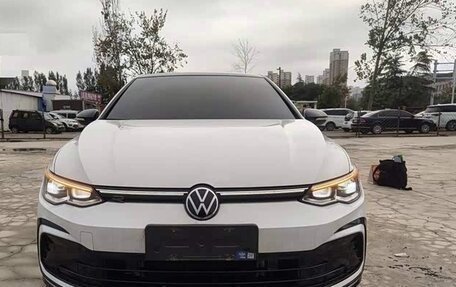 Volkswagen Golf VIII, 2022 год, 1 640 000 рублей, 2 фотография