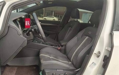 Volkswagen Golf VIII, 2022 год, 1 640 000 рублей, 14 фотография