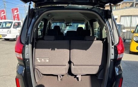 Honda Freed II, 2018 год, 1 220 000 рублей, 38 фотография