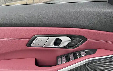 BMW 3 серия, 2022 год, 2 900 010 рублей, 17 фотография