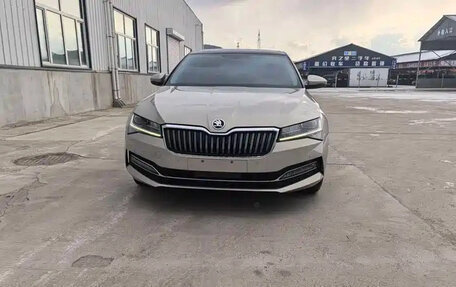 Skoda Superb III рестайлинг, 2021 год, 1 649 000 рублей, 1 фотография