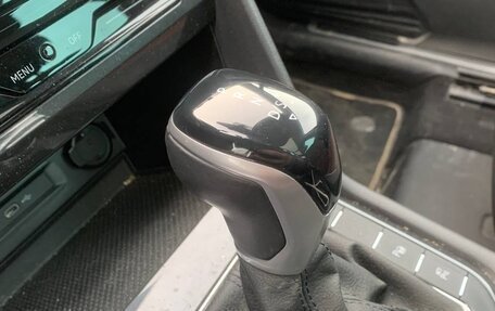 Volkswagen Tiguan II, 2021 год, 3 650 000 рублей, 7 фотография