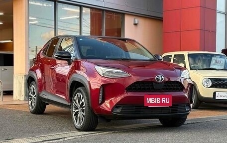 Toyota Yaris Cross, 2021 год, 1 750 009 рублей, 3 фотография