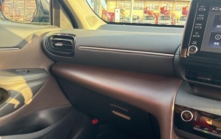 Toyota Yaris Cross, 2021 год, 1 750 009 рублей, 30 фотография