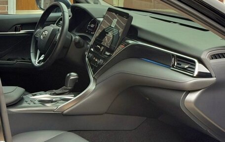 Toyota Camry, 2023 год, 3 800 000 рублей, 10 фотография