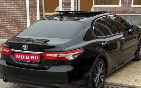 Toyota Camry, 2023 год, 3 800 000 рублей, 7 фотография