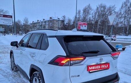 Toyota RAV4, 2021 год, 3 710 000 рублей, 4 фотография